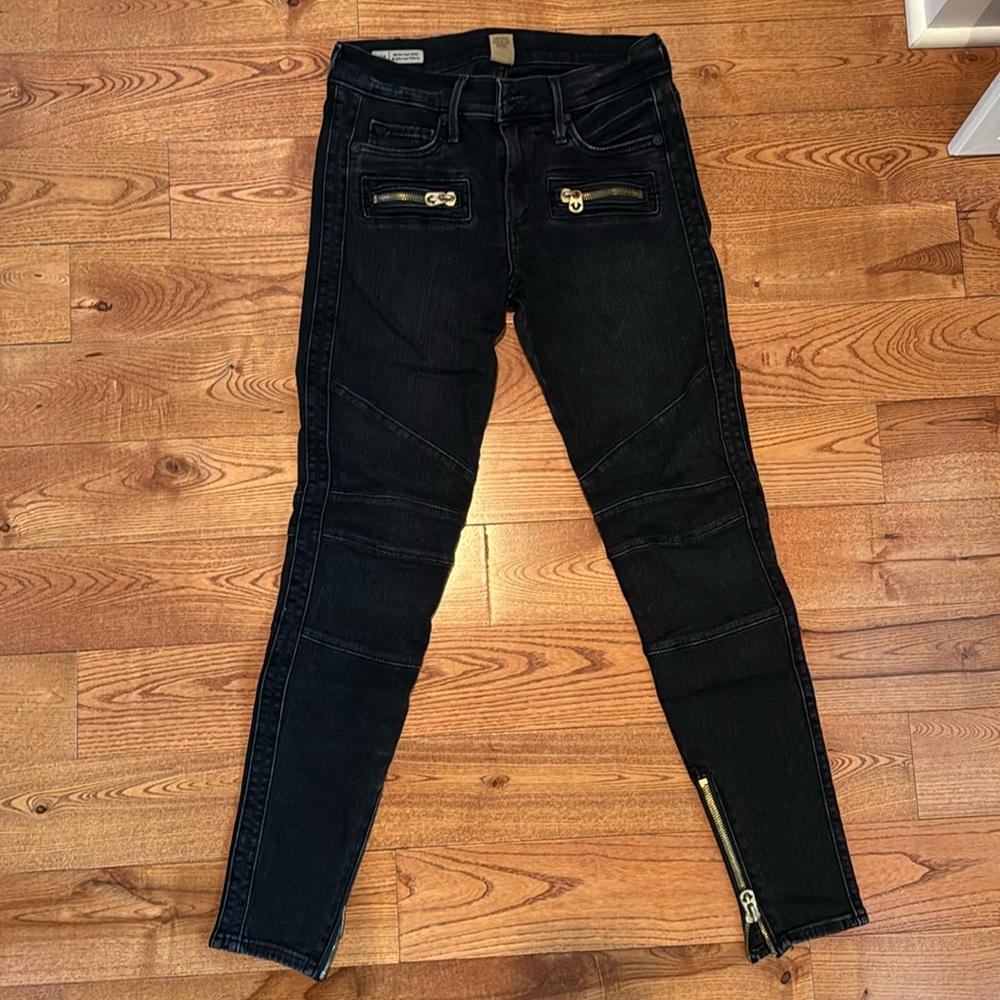 Black true religion jeans. Size 26.